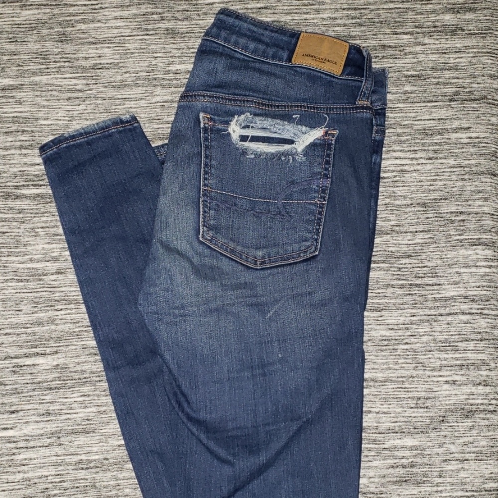 AMERICAN EAGLE holey jeans